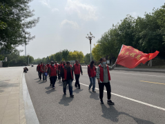 為營造 五一期間文明、安全的旅游氛圍，助力文明城市創(chuàng)建聊城市水利工程總公司積極開展了迎五一 助創(chuàng)城系列活動。 4月26日，為迎接五一勞動節(jié)，公司開展了賞美景健步走活動?；? /></a></span>
  <li id=